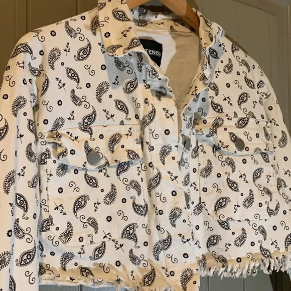 Kittenish Paisley Crop Jacket - Picture 3 of 12
